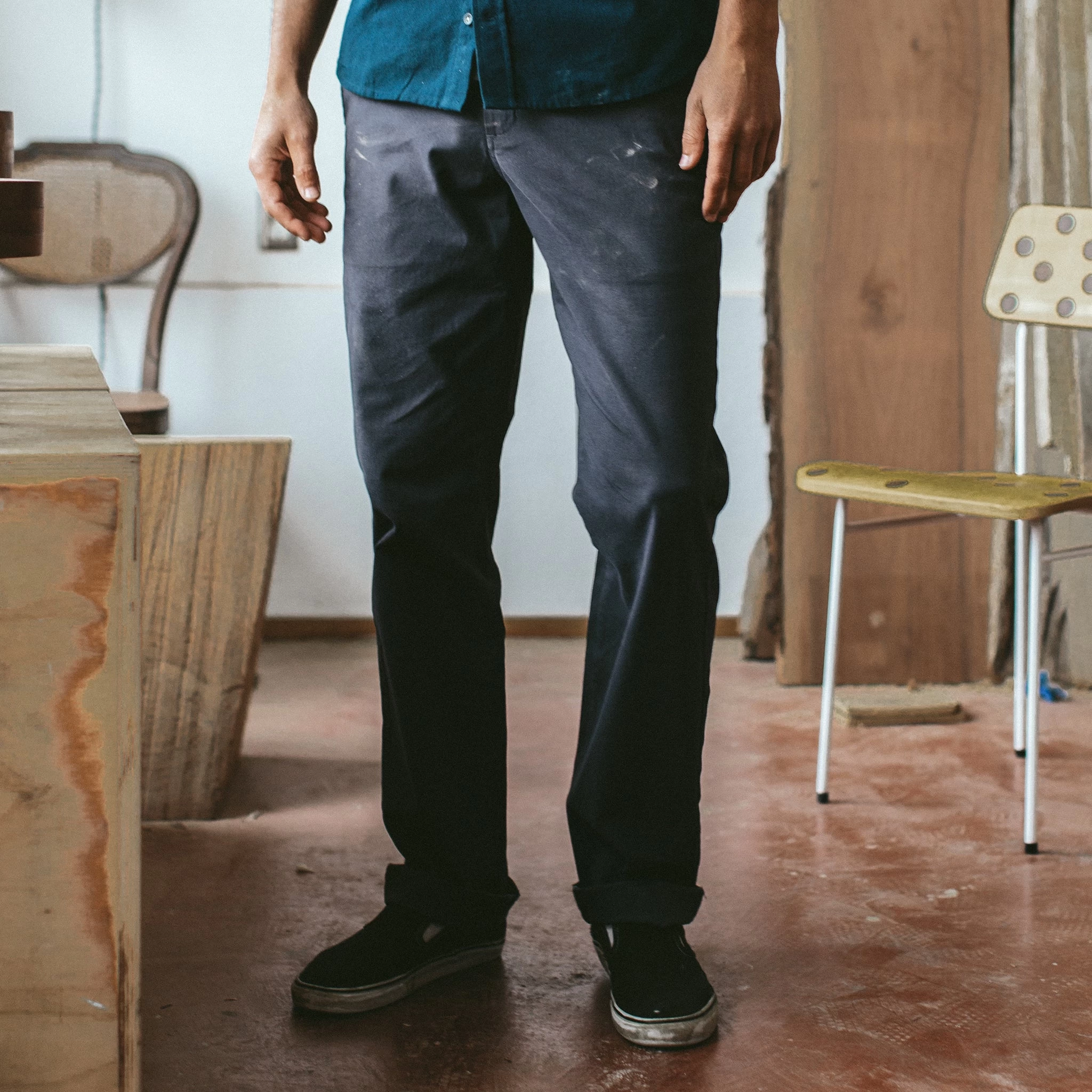 The Slim Chino In Organic Charcoal 4 The Slim Chino In Organic Charcoal - Image 2