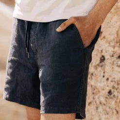 The Apres Short In Granite Hemp 12 The Apres Short In Granite Hemp -Fashion Clothes instock m q223 ApresShort GraniteHemp Lifestyle 002