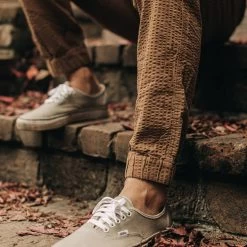 The Après Pant In British Khaki Seersucker -Fashion Clothes instock mens Q320 apres pant bk seersucker 004